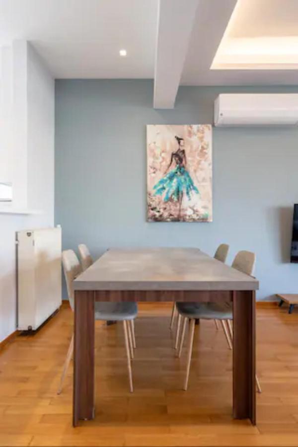 Βright Walled Designed Apt In Glyfada Center เอเธนส์ ภายนอก รูปภาพ
