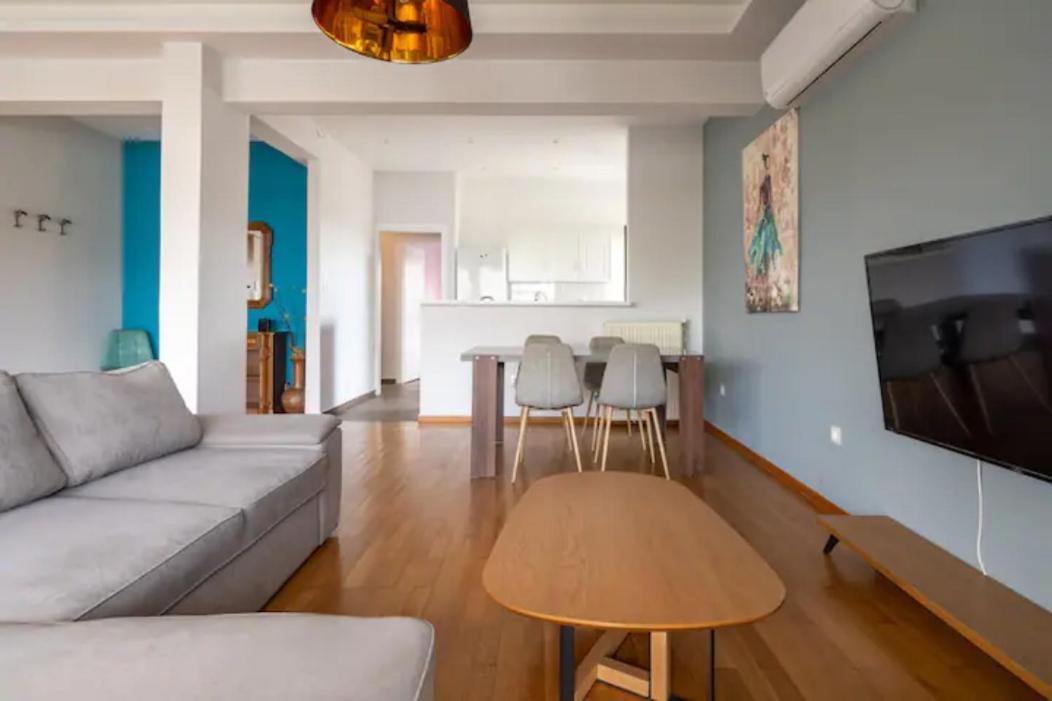 Βright Walled Designed Apt In Glyfada Center เอเธนส์ ภายนอก รูปภาพ