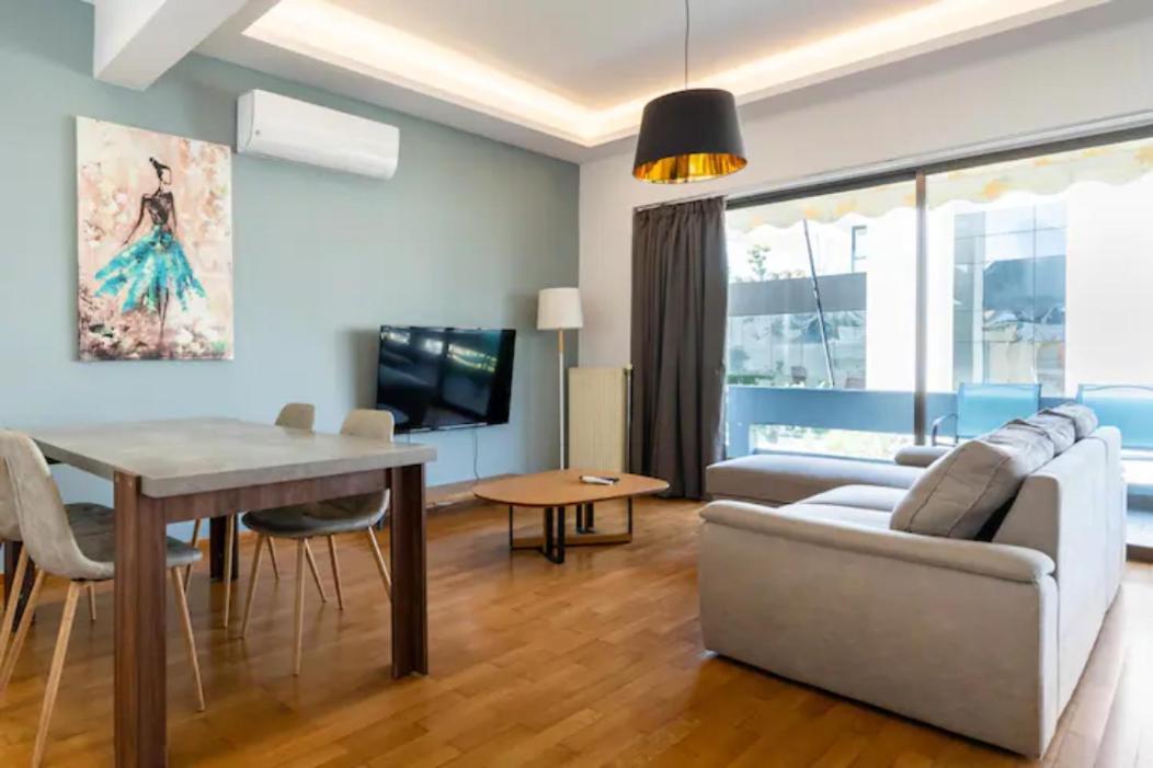 Βright Walled Designed Apt In Glyfada Center เอเธนส์ ภายนอก รูปภาพ